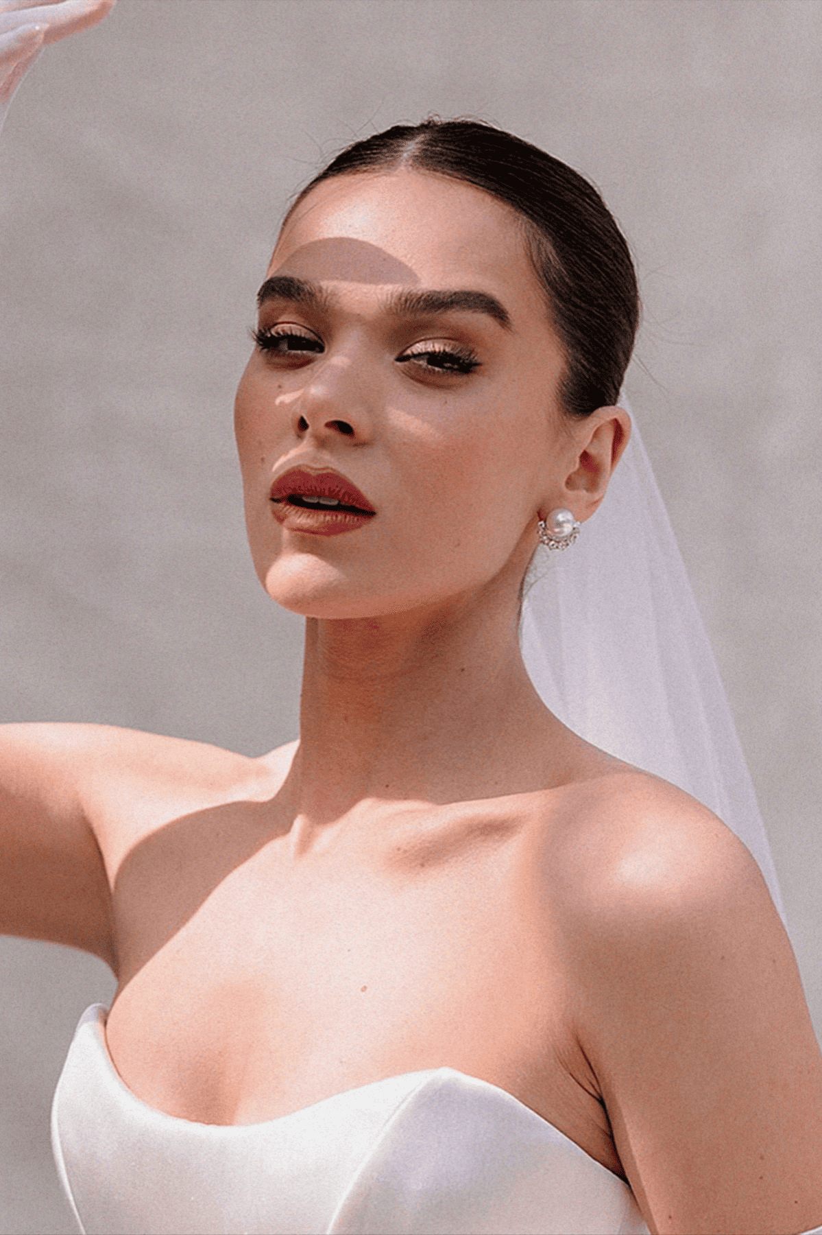 1 Soft Glam Bernuansa Warna Cokelat Keemasan.png