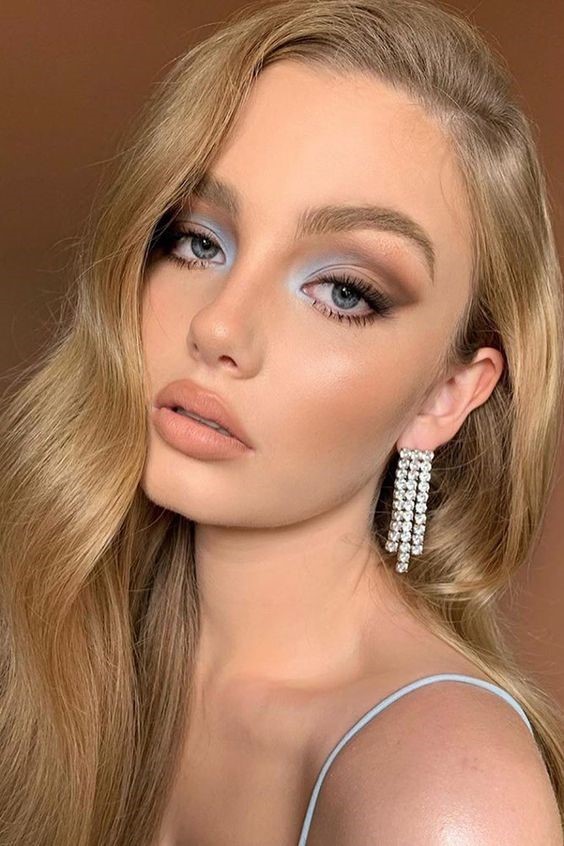 2. Nude, Blue, and Matching makeup