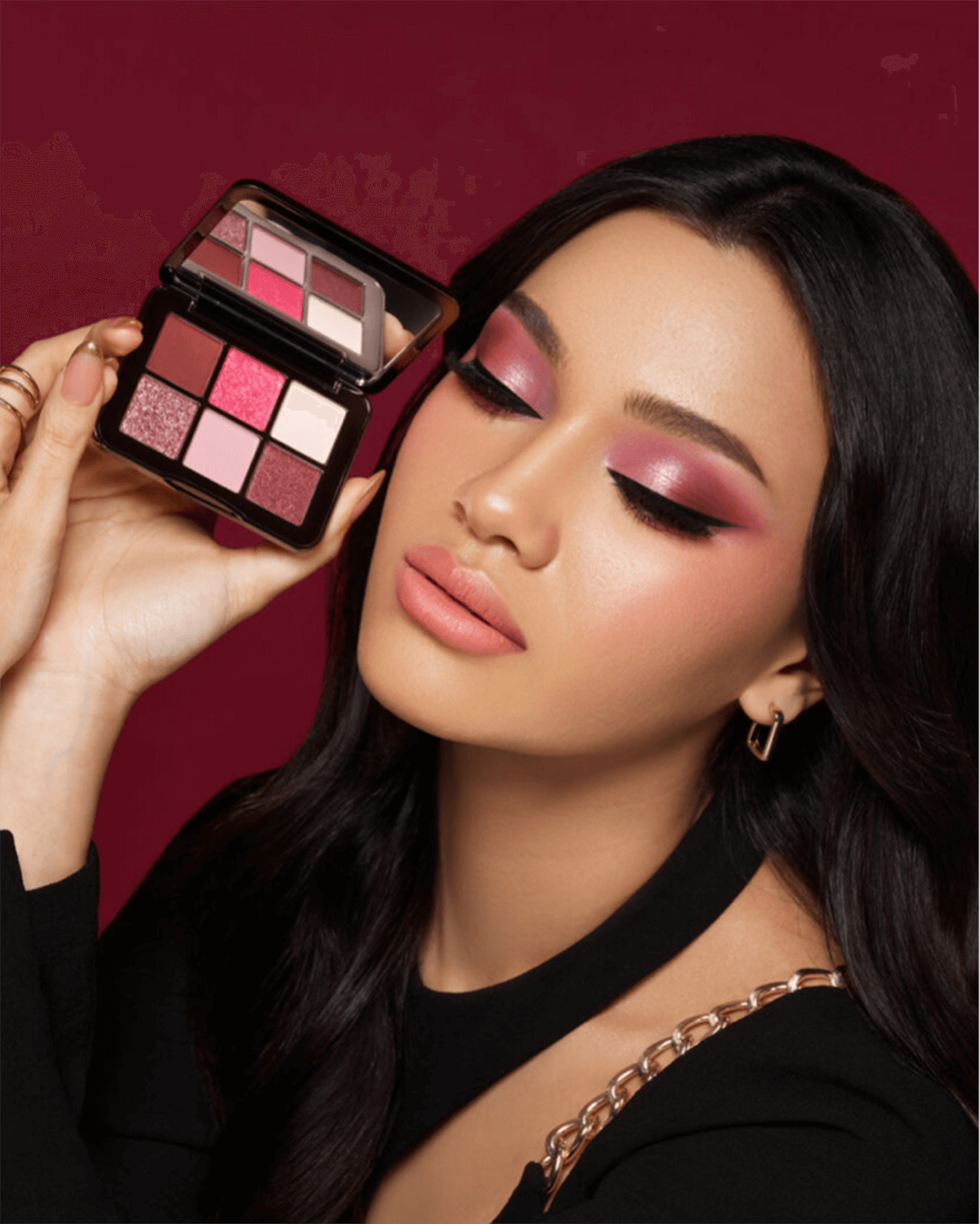 2. Dazzling Eyeshadow Technique: