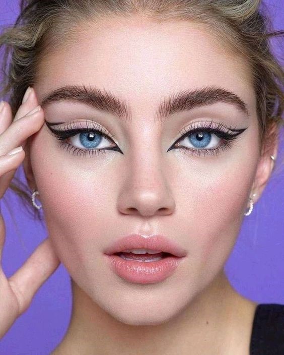 4. Aries – Bold, Graphic Liner