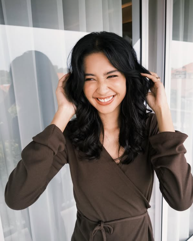 4 Indonesia Soft Earthy dengan Warm Glow.png