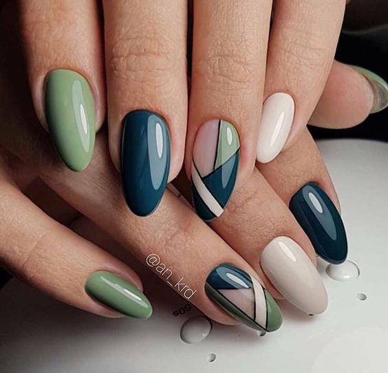 5. Graphic Pattern Nails