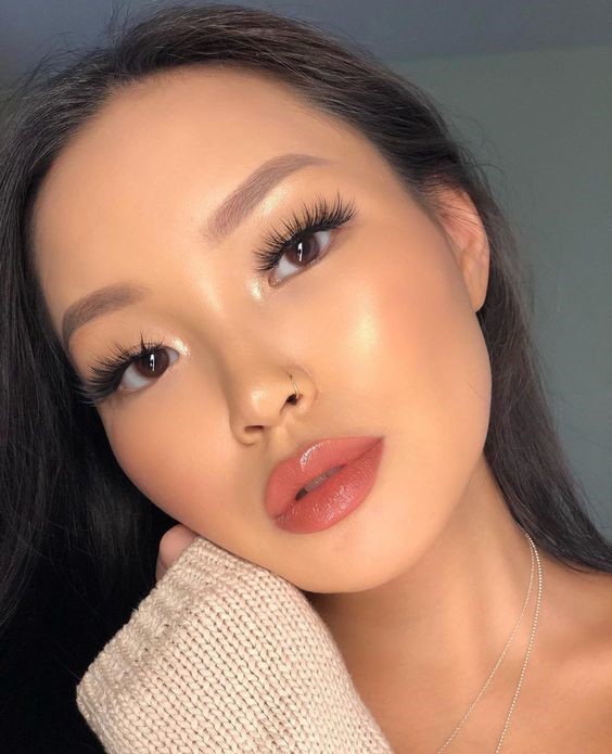 7. Cancer – Glossy Lips