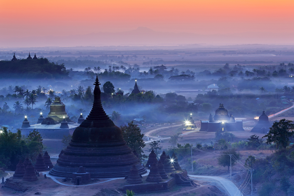 7 Mrauk U Myanmar.jpg