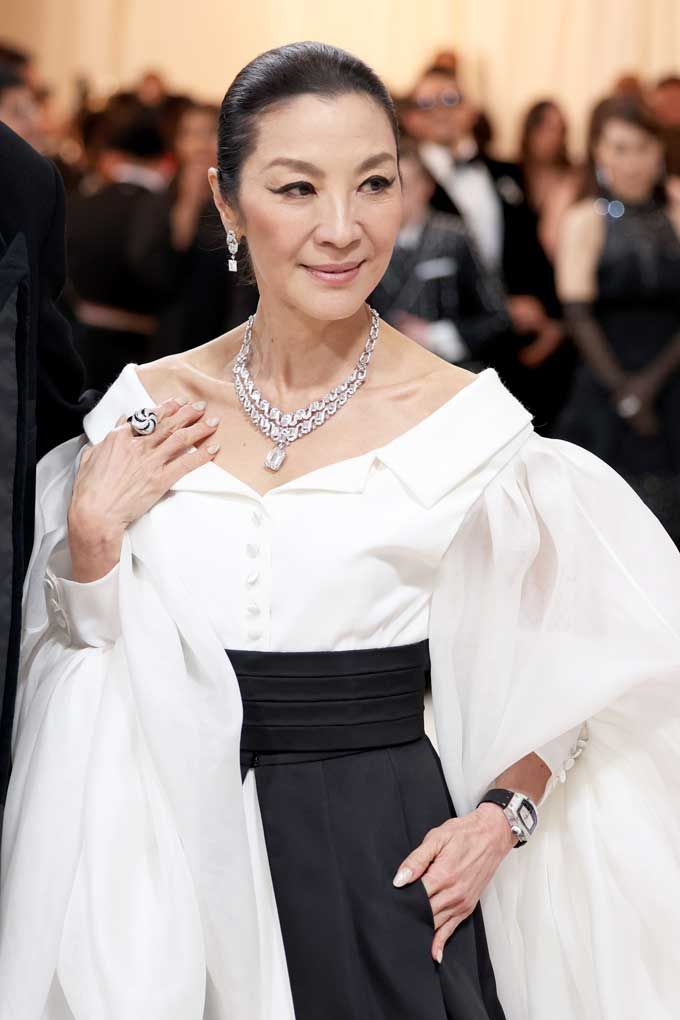 Deretan Artis yang Selalu Tampil Michelle Yeoh.png Deretan Artis yang Selalu Tampil Michelle Yeoh.png
