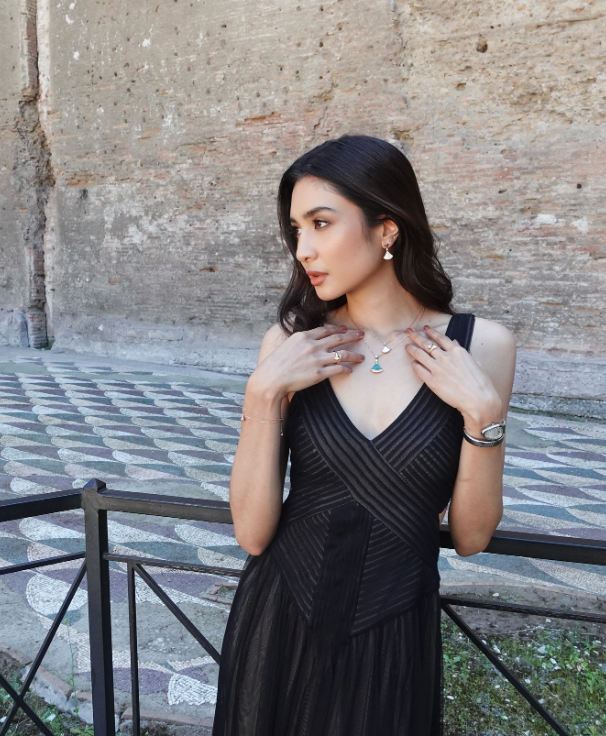 Deretan Artis yang Selalu Tampil Mikha Tambayong.png Deretan Artis yang Selalu Tampil Mikha Tambayong.png