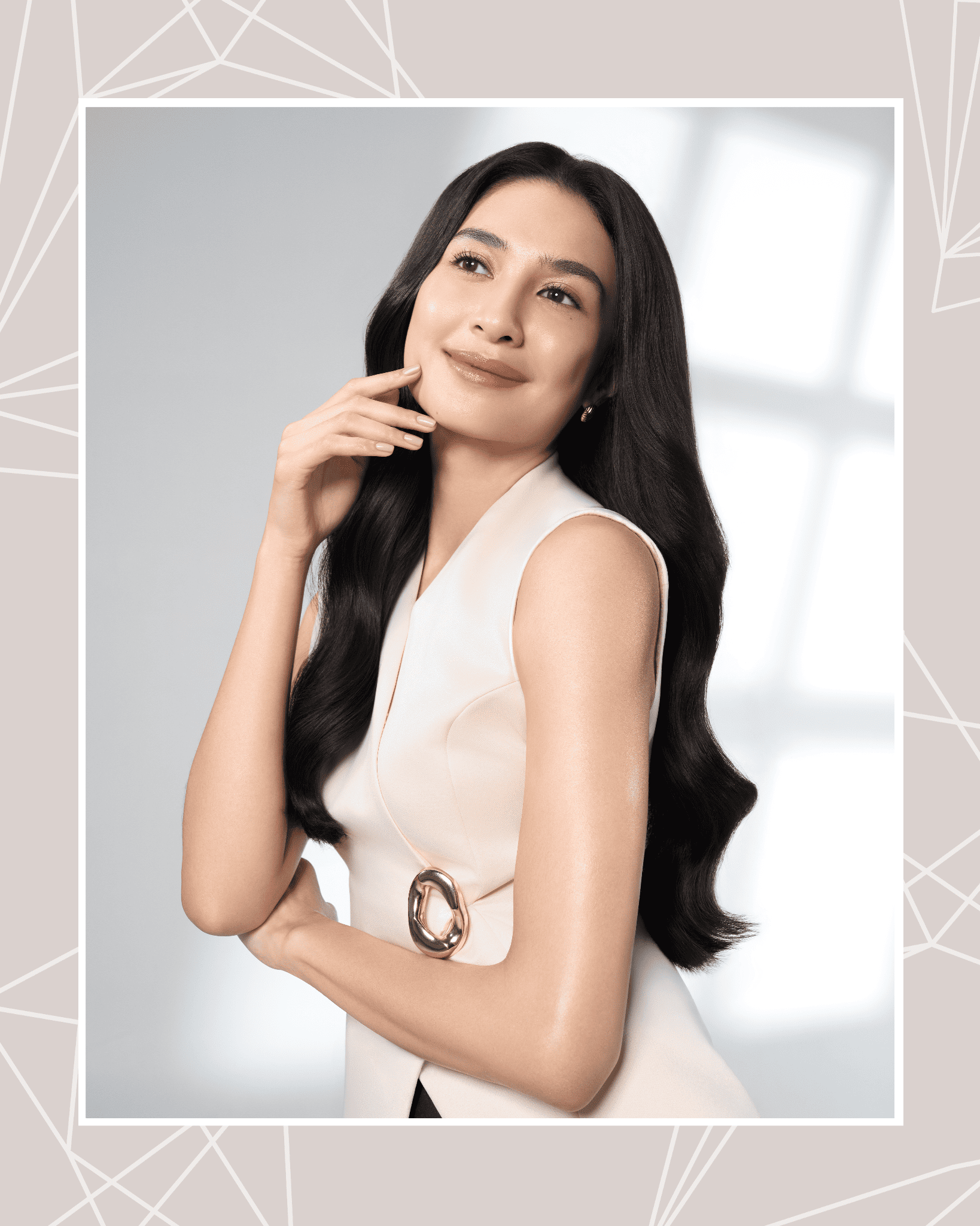 Eksklusif Interview, Rahasia Kecantikan Mikha Tambayong di Tengah Kesibukan