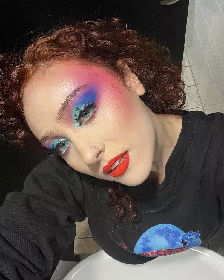 Multi dimensional glow 7 tren makeup selebriti.jpg