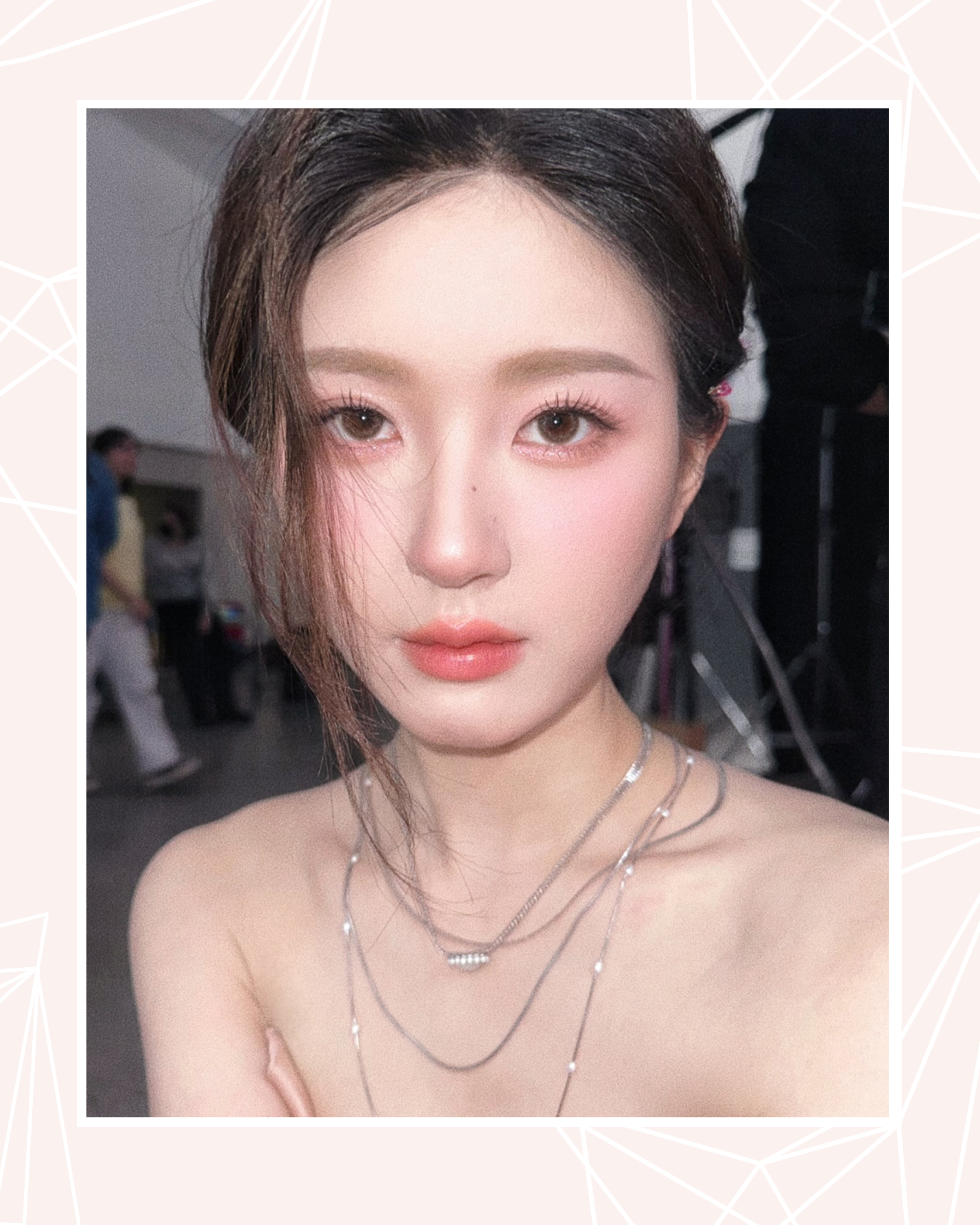 Recreate Douyin Healthy Skin Makeup Look untuk Hari Valentine