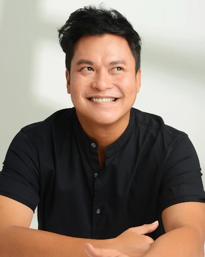 mua Ryan Ogilvy.jpg