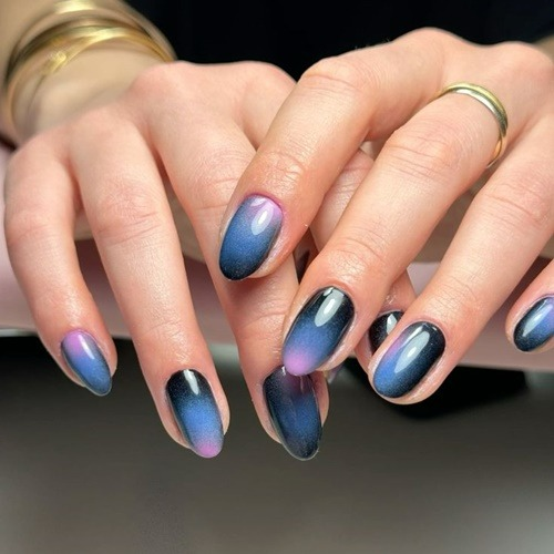 tren nail art Aura Nails.png