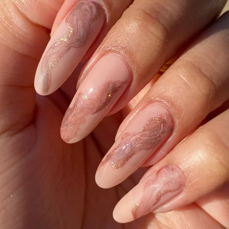 tren nail art Metallic Accents.png