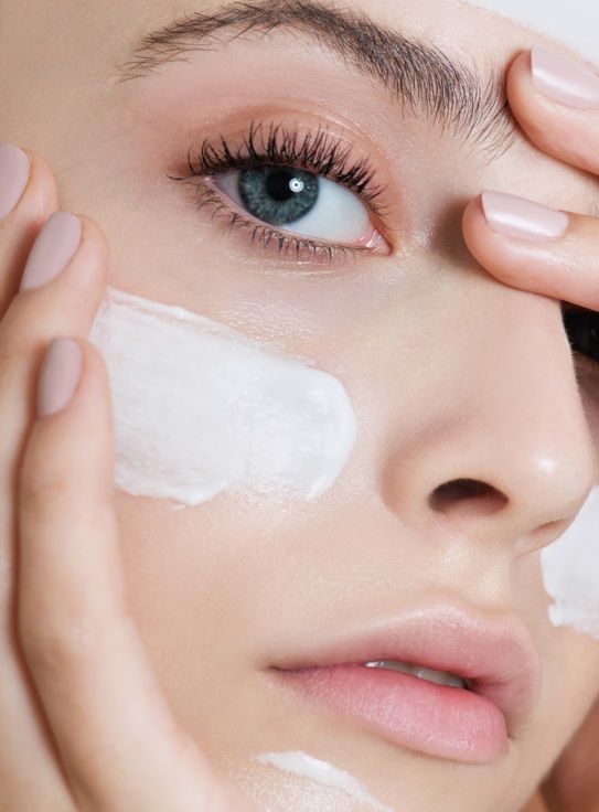Steps to Use Skincare, According to Dry Skin Type